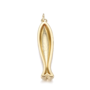 Detailed view of fish-shaped gold plated alloy pendant with hollow design and smooth finish