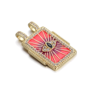 Detail des Evil Eye Anhängers mit roter Emaille, schwarzem Stein und weißem Zirkon-Besatz