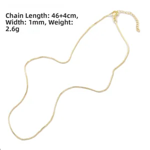 Detail einer 1 mm Gold-Box-Halskette mit 46+4 cm Länge und polierter Metalloberfläche
