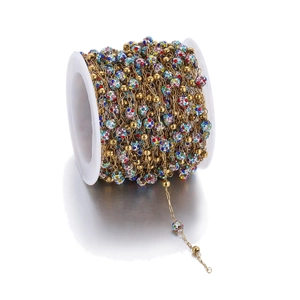 Gekleurde strass kralen en gouden metalen ballen ketting op rol voor DIY sieraden