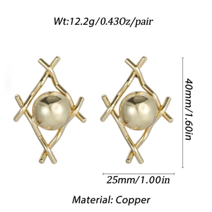 Detailed view of golden bow earrings with mesh design and dimensions 40mm x 25mm