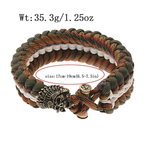 Bracciale survival in paracord mimetico con chiusura a teschio per uomo all'aperto