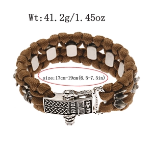 Détail du bracelet de survie tressé avec boucle à nœud celtique et spécifications