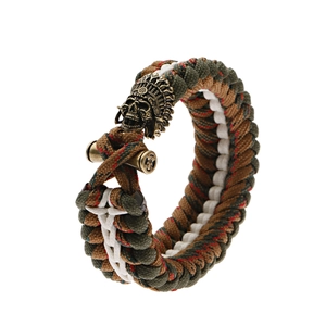 Bracciale survival in paracord con teschio in ottone e trama intrecciata camo