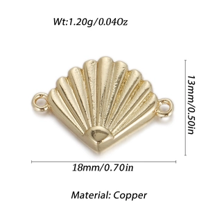 Detailed size and weight view of a golden shell-shaped copper charm for jewelry DIY