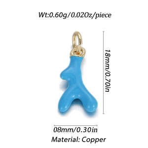 Detailweergave van de blauwe koraalvormige koperen hanger met 18mm lengtemeting