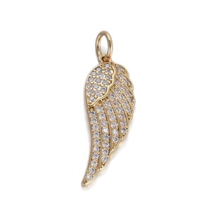 Prachtige 14k vergulde engelenvleugel hanger bezet met fonkelende witte zirkonia steentjes