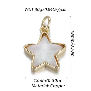 Pendentif étoile doré avec incrustation en nacre et dimensions détaillées