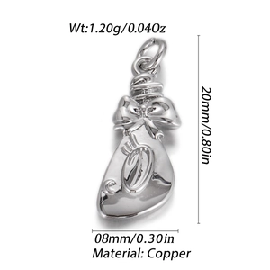 Détail macro du pendentif sac d'argent en cuivre montrant les dimensions de 20mm