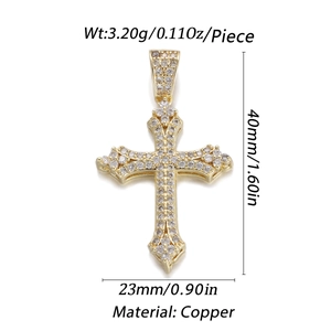 Detailansicht Gold-Kreuzanhänger mit Zirkonia, Kupfermaterial, 40mm Höhe und 3,2g Gewicht