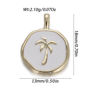 Gedetailleerd zicht op gouden palmboom hanger met maten 18mm bij 13mm en 2,1g gewicht