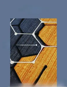 Détail du paillasson en velours de cristal avec motif hexagonal géométrique bleu et jaune