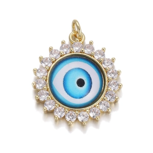 Colgante de ojo de la suerte dorado con esmalte azul y borde de circón brillante