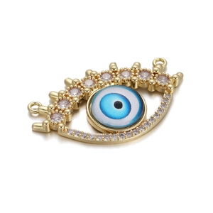 Detailansicht des Evil Eye Verbinders mit Vergoldung und blauen Zirkonia Steinen