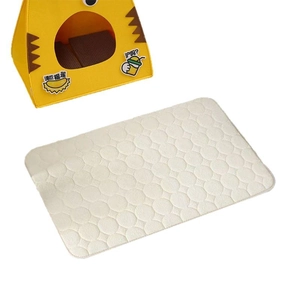White coral fleece pet mat with quilted pattern for soft thermal comfort in a cat bed