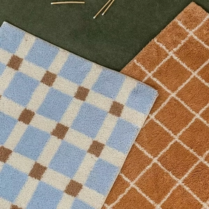 Plush faux cashmere floor mats with checkered pattern for bathroom and bedroom