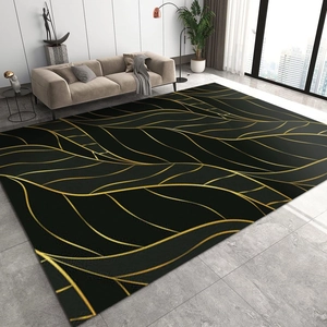 Détail du tapis moderne aux motifs de marbre noir et doré dans un salon de luxe contemporain
