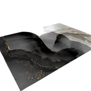 Tapis abstrait moderne aspect marbre avec texture encre noire et accents dorés
