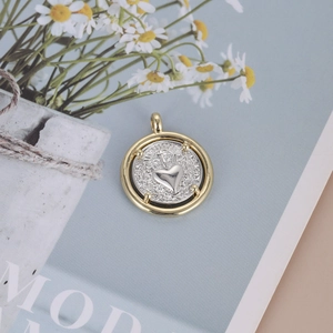 Exquis pendentif bicolore vintage avec cœur religieux et croix pour collier