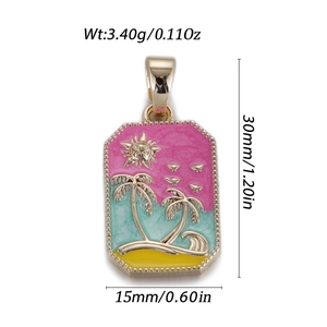 Gouden tarot hanger met kleurrijk zomerstrand tafereel, palmbomen en zee zon ontwerp