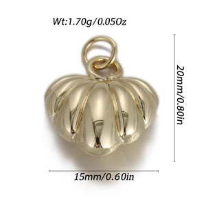 Macro shot of 20mm golden heart pendant with dimensions and weight of 1.70g shown