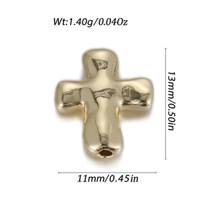 Detail van gepolijste gouden kruishanger met 1,40g gewicht en 11mm bij 13mm maten