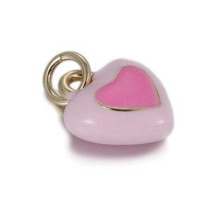 Vue détaillée du pendentif cœur en émail rose double couche avec bords dorés pour bijoux DIY