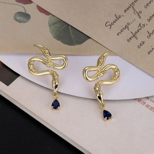 Boucles d'oreilles serpent dorées avec zircons bleus pour femmes, style luxe élégant