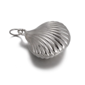Polished silver shell-shaped pendant with metal loop for DIY jewelry necklaces