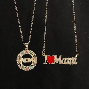 Set di collane dorate Mama con cristalli colorati e ciondolo a cuore con strass brillanti