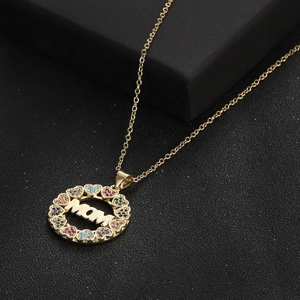 Collana MOM in oro con cristalli colorati e motivi a cuore per regalo festa della mamma