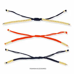 Handgewebtes Armband mit goldenen Perlen und verstellbarem Schiebeknoten in verschiedenen Farben