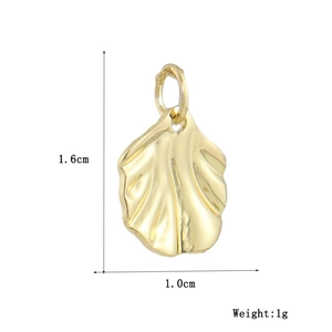 Détails du pendentif étoile de mer plaqué or 18k avec dimensions 1,6cm par 1,0cm