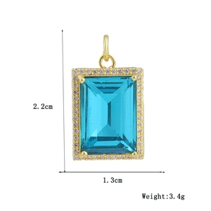 Detail van 18k vergulde rechthoekige hanger met blauwe steen en afmetingen