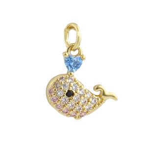 Vue détaillée du pendentif baleine avec cristaux pavés et pierre bleue en cœur