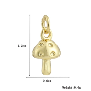 Pendentif champignon en or 18k poli dimensions 1,2 cm de haut et 0,6 cm de large
