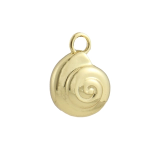 Vue détaillée d'un pendentif coquillage en spirale plaqué or 18k avec éclat métallique