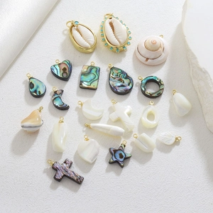 Pendentifs en Coquillage Naturel Abalone Nacre Cuivre Plaqué Or Croix Lune Cœur Étoile Formes pour Création de Bijoux DIY