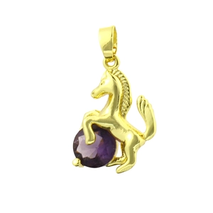 Pendentif cheval plaqué or 18 carats avec motif étalon bondissant et pierre violette
