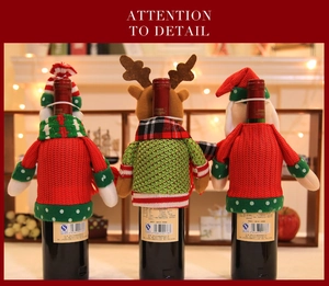 Drei Weihnachts-Weinflaschenhüllen mit Weihnachtsmann, Rentier und Elf aus Strickstoff