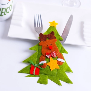 Christmas reindeer cutlery holder in felt Christmas tree shape for festive table decor