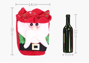 Détail de la housse de bouteille Père Noël 14x18cm avec ceinture festive et motifs Noël