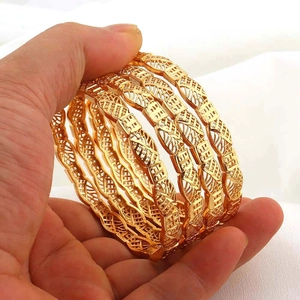 Braccialetto Rigido in Rame Placcato Oro Stile Dubai con Ananas Svuotato Elegante Bracciale con Chiusura per Donna Gioielli da Sposa