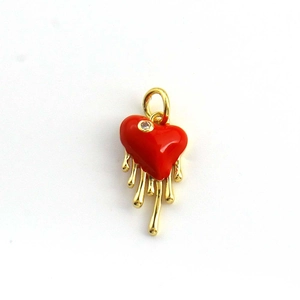 Ciondolo a cuore in smalto rosso con effetto goccia fusa dorata e dettaglio in zircone