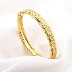 Bracciale a cerniera intrecciato placcato oro 24k con dettagli vintage mediorientali