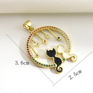 Detail of gold-plated cat pendant with rainbow cubic zirconia and size dimensions