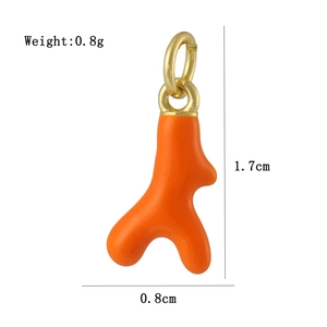 Détail montrant la taille du pendentif corail 1,7cm et le poids 0,8g pour bijoux