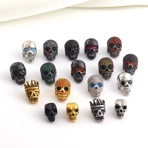 Perline a Forma di Teschio in Rame Con Micro Pave Strass Accessori per Gioielli di Halloween Punk Hip Hop Teschio Ciondolo Perline per Braccialetto Fai da Te