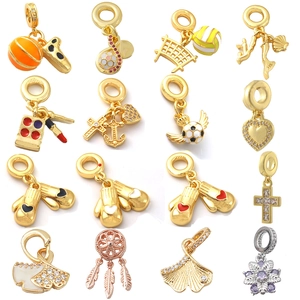 Ciondoli per Gioielli Fai-da-Te Rame Placcato Oro 18K Smalto Strass Sport Basket Calcio Pallavolo Moda Trucco Ciondolo per Collana Bracciale Creazione Gioielli