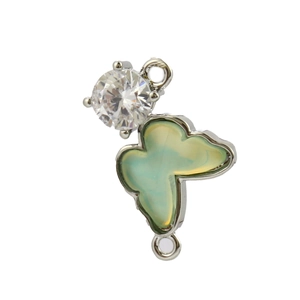Colgante de mariposa chapado en oro con circonita y resina verde para joyas DIY